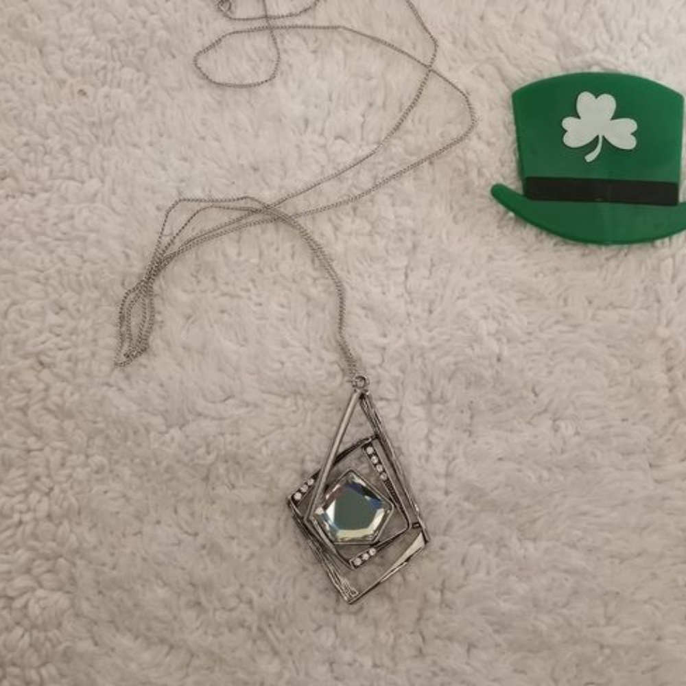 🆕 A MODERN Citizen - white necklace/earrings